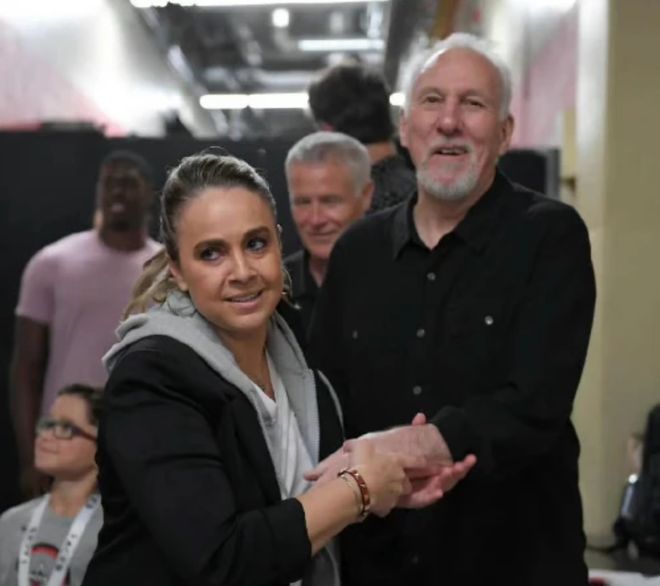 法国杯赛程吃紧，阿斯顿维拉赛后内部沟通，质疑声仍在，临场指挥获称赞 -奇异果娱乐平台